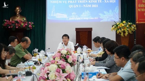 Chủ tịch UBND TP.HCM Nguyễn Thành Phong: Quận 1 phải đi đầu chuyển đổi số - Ảnh 1.