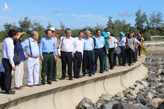 Bí thư Thành ủy Nguyễn Văn Nên và các chuyên gia khảo sát tại Cần Giờ - Ảnh 2.