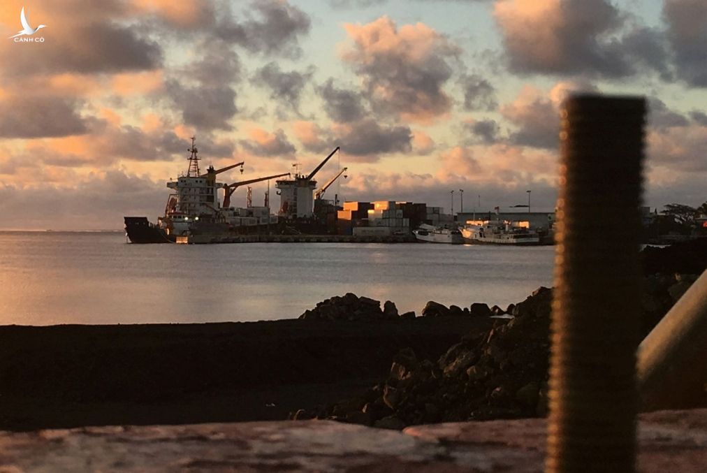 Thủ tướng Samoa sắp nhậm chức Fiame Naomi Mata'afa tuyên bố sẽ ngừng dự án xây dựng khu cảng Vaiusu do Trung Quốc tài trợ với lý do "Samoa đang có những nhu cầu cấp bách hơn cần ưu tiên".