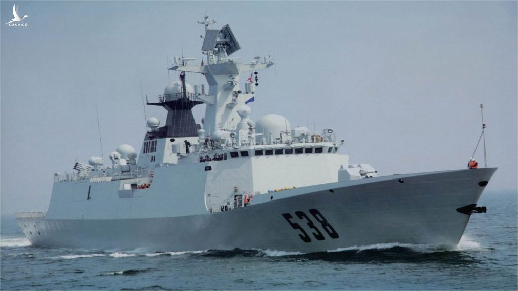 Tàu hộ vệ mang tên lửa dẫn đường Type 054A Tân Châu.