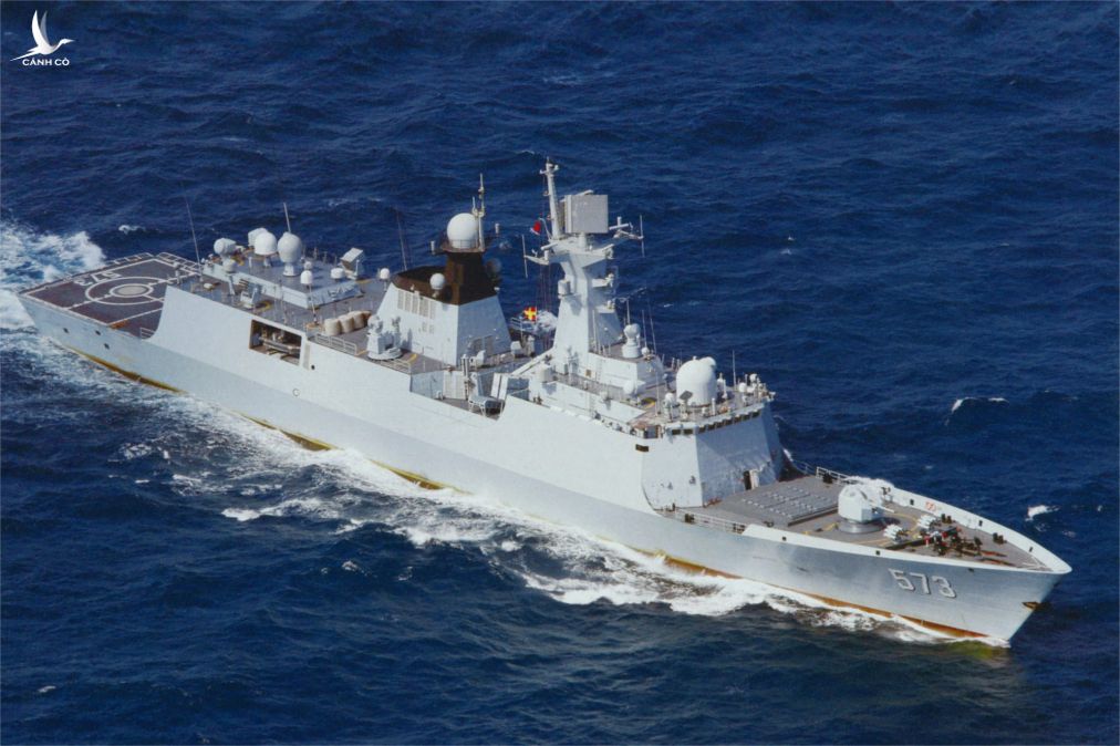 Tàu khu trục Liuzhou.