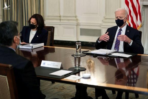 Tổng thống Biden họp với các quan chức về nhập cư /// Reuters