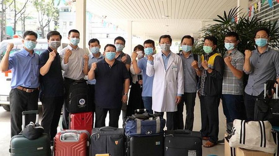 Đội phản ứng nhanh Bệnh viện Chợ Rẫy với 13 thành viên lên đường chi viện cho tỉnh Kiên Giang