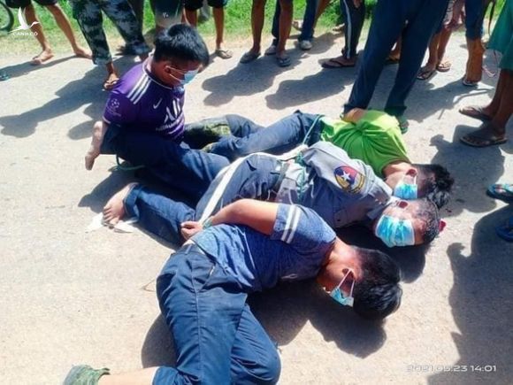 Nghi vấn lực lượng nổi dậy giết 13 cảnh sát ở Myanmar - Ảnh 1.
