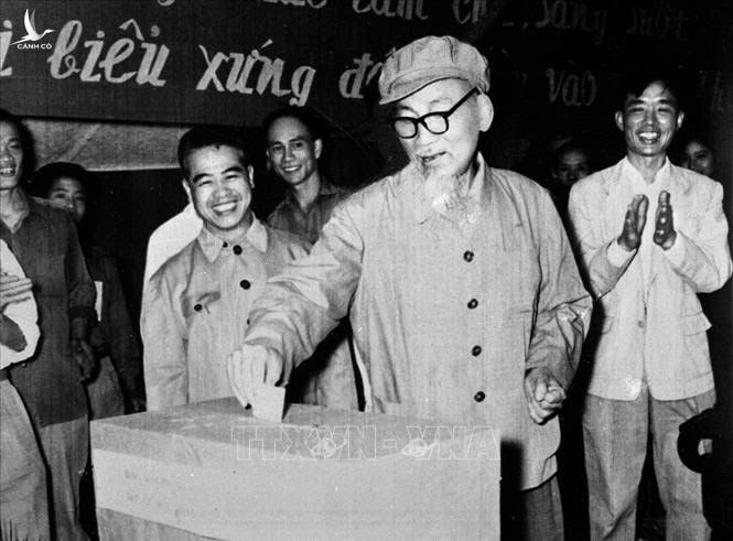 Ngày 27/4/1969, Chủ tịch Hồ Chí Minh đến bỏ phiếu bầu cử đại biểu Hội đồng nhân dân tại khu phố V tại hòm phiếu số 6, đơn vị bầu cử 1, tiểu khu 1, khu phố Ba Đình, Hà Nội.