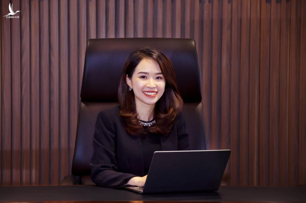 Chân dung nữ Chủ tịch trẻ tuổi nhất giới ngân hàng Trần Thị Thu Hằng - Ảnh 2.