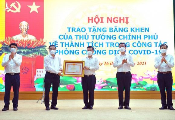 Thủ tướng khen nhân dân Đông Anh sáng tạo trong phòng, chống COVID-19 - Ảnh 1.