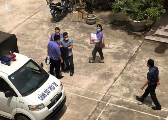 Cơ quan điều tra Viện kiểm sát nhân dân tối cao thực hiện việc khởi tố nhóm cán bộ, chiến sĩ Công an quận Đồ Sơn, Hải Phòng để điều tra hành vi làm sai lệch hồ sơ vụ án - Ảnh: MC