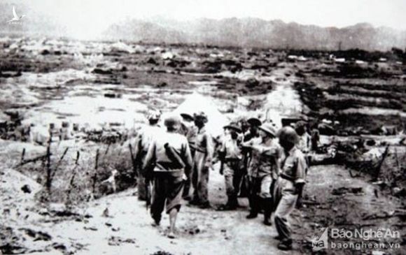 Đại tướng Võ Nguyên Giáp và những khoảnh khắc lịch sử ở Điện Biên Phủ - Ảnh 8.