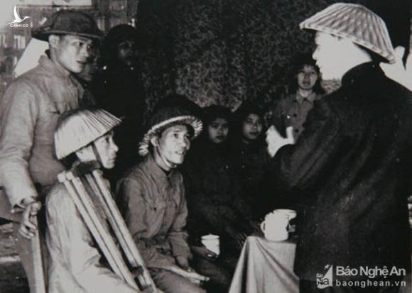 Đại tướng Võ Nguyên Giáp và những khoảnh khắc lịch sử ở Điện Biên Phủ - Ảnh 10.