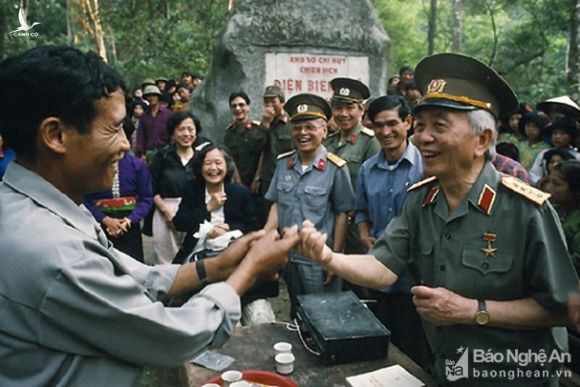 Đại tướng Võ Nguyên Giáp và những khoảnh khắc lịch sử ở Điện Biên Phủ - Ảnh 15.