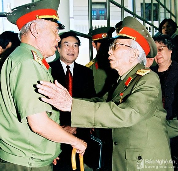 Đại tướng Võ Nguyên Giáp và những khoảnh khắc lịch sử ở Điện Biên Phủ - Ảnh 16.