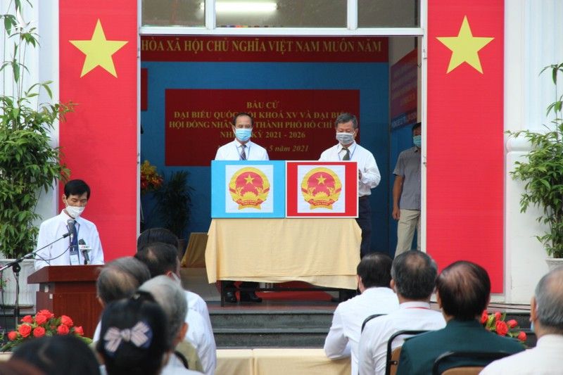 Nguyên Thủ tướng Nguyễn Tấn Dũng đi bầu cử - ảnh 3