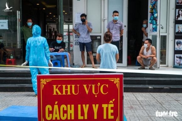 Ai đến quán gà, quán lẩu, quán cà phê này thì liên hệ y tế gấp - Ảnh 1. Ai đến quán gà, quán lẩu, quán cà phê này thì liên hệ y tế gấp - Ảnh 1.