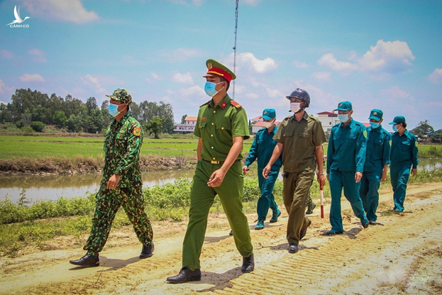 Biên phòng, quân sự và công an tỉnh An Giang chốt chặn, tuần tra ngăn chặn xuất nhập cảnh trái 