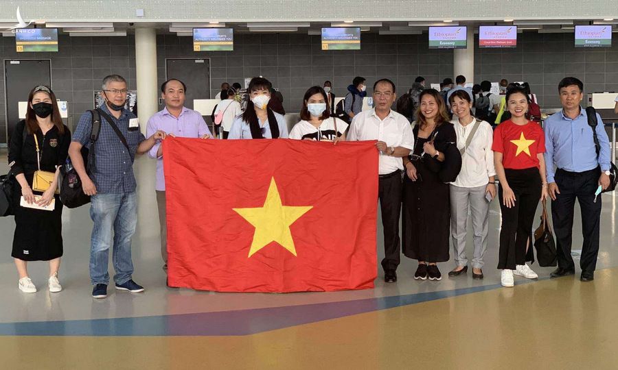 Công dân Việt Nam tại Morocco trước khi lên đường về nước ngày 23/7/2020. Ảnh: Bộ Ngoại giao.