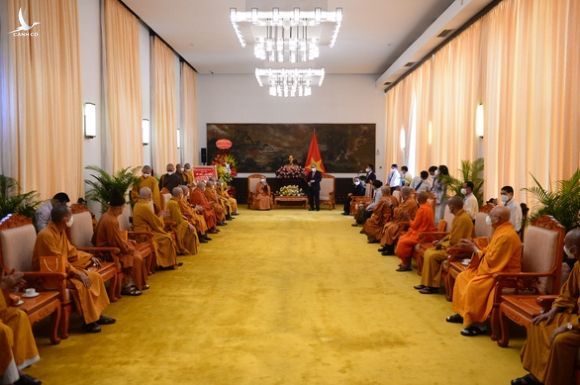 Chủ tịch nước Nguyễn Xuân Phúc: Phát huy các nguồn lực tôn giáo cho sự phát triển Việt Nam - Ảnh 3.