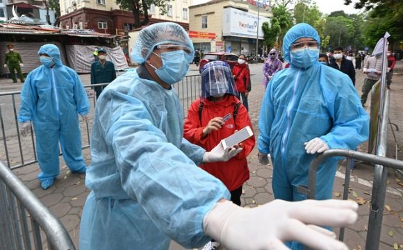 Đối phó với biến thể virus SARS-CoV-2 lây lan nhanh nhất thế giới: Việt Nam đổi chiến thuật từ "chạy theo" sang "tấn công"