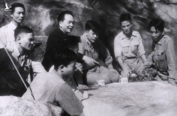 Đại tướng Võ Nguyên Giáp và những khoảnh khắc lịch sử ở Điện Biên Phủ - Ảnh 5.