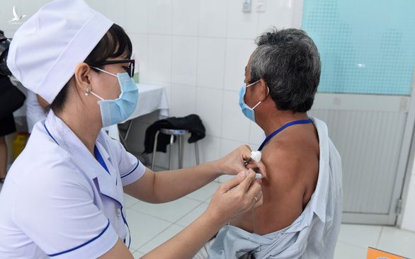 Cuối tháng 5 tiêm vắc xin COVID-19 made in Việt Nam trên nhiều người - Ảnh 1.
