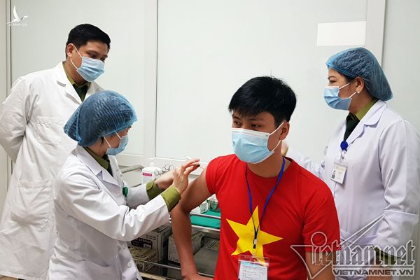 Việt Nam tiêm loạt cuối giai đoạn 2 vắc xin Nanocovax