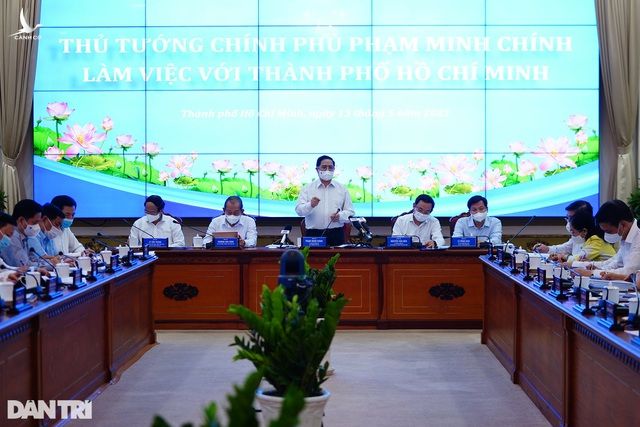    Thủ tướng Chính phủ Phạm Minh Chính làm việc với UBND TPHCM sáng 13/5 (ảnh: Phạm Nguyễn).