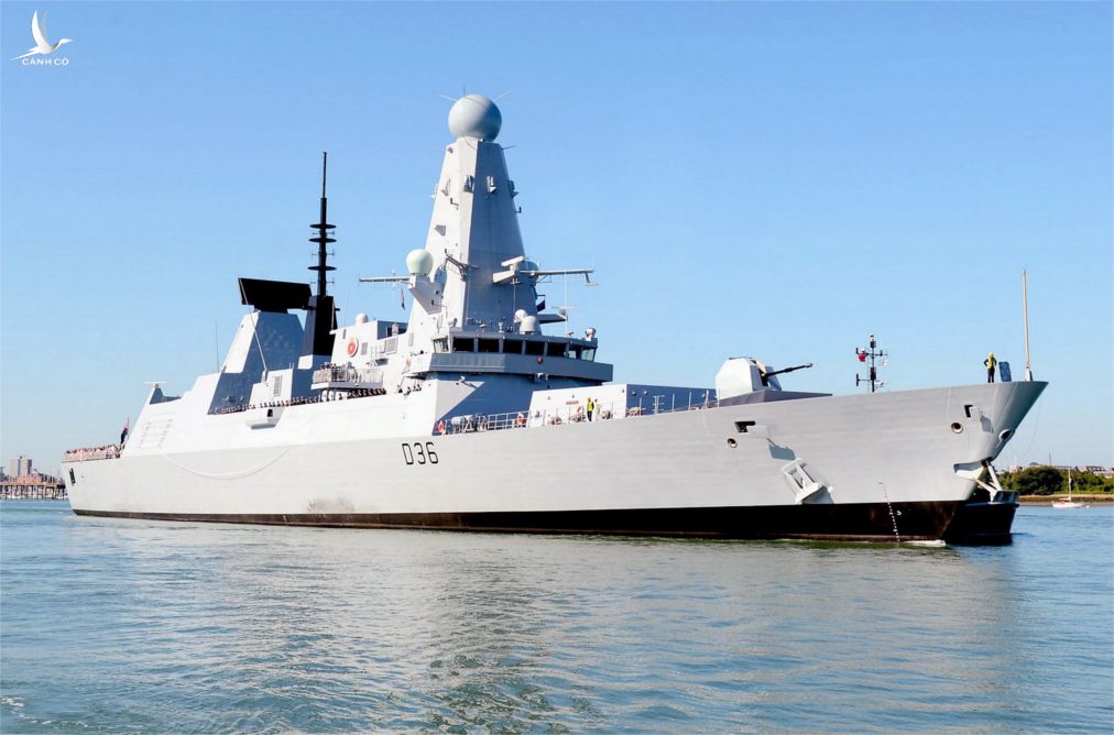 Vụ tàu khu trục HMS Defender của Hải quân Anh đi vào vùng biển của Nga bị nghi ngờ có liên quan đến một cuộc tấn công mạng và giả số liệu Hệ thống Nhận dạng Tự động AIS.