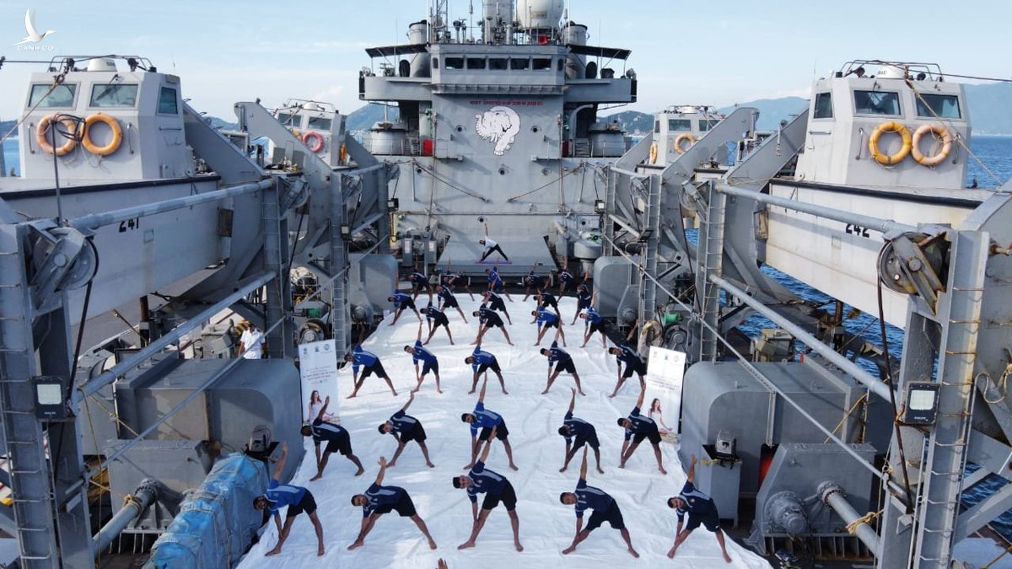 Sự kiện Hải quân Ấn độ biểu diễn yoga ở khu vực vịnh Cam Ranh nhân ngày Quốc tế Yoga 21/6 đã gửi đi một thông điệp mạnh mẽ đến Trung Quốc,