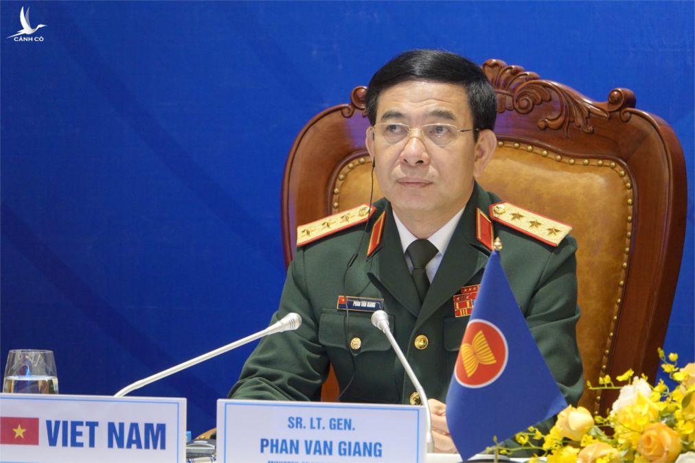 Bộ trưởng Quốc phòng Việt Nam Phan Văn Giang nhấn mạnh tầm quan trọng của hợp tác ASEAN-Trung Quốc vì hòa bình, ổn định khu vực.