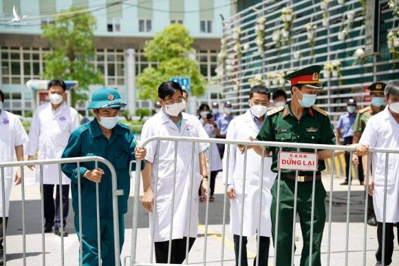 Bệnh viện K Tân Triều kết thúc cách ly tế, gỡ bỏ phong tỏa, khám chữa bệnh trở lại - Ảnh 2.