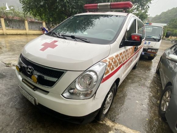 Xe cứu thương chở 11 người từ Bắc Ninh về Sơn La: Thông tin mới bất ngờ - Ảnh 1.