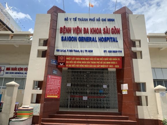 Bệnh viện đa khoa Sài Gòn đóng cửa ngưng nhận bệnh. /// ẢNH: KHÁNH TRẦN