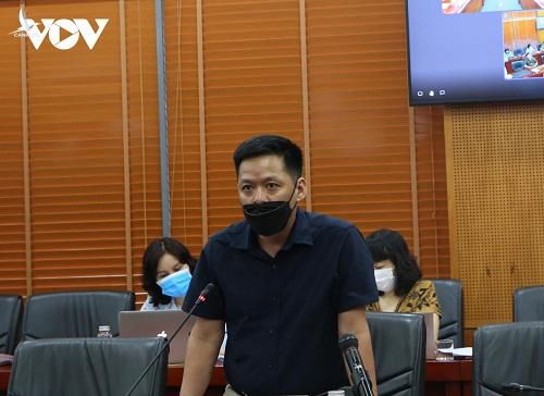Phó Vụ trưởng Vụ Công chức Viên chức – Nguyễn Tư Long cho rằng việc cắt giảm văn bằng, chứng chỉ không cần thiết sẽ giúp xã hội tiết kiệm hàng nghìn tỷ đồng.
