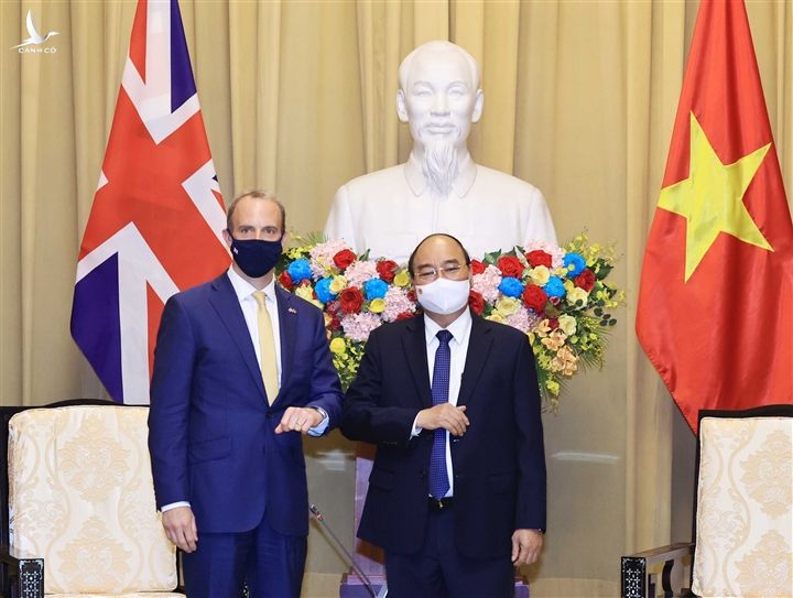  Bộ trưởng Ngoại giao Anh trong cuộc gặp Chủ tịch nước Nguyễn Xuân Phúc. (Ảnh: TTXVN)