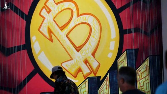 Trung Quốc trấn áp giao dịch tiền kỹ thuật số, giá đồng bitcoin chao đảo - Ảnh 1.