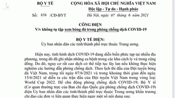 Bộ Y tế đề nghị không tụ tập xem bóng đá, phòng dịch Covid-19. /// ẢNH LIÊN CHÂU 