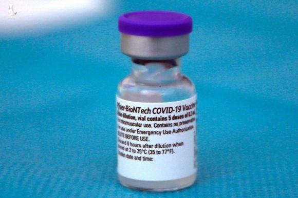 mua vaccine Pfizer anh 1