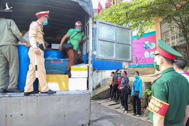Muôn chiêu trốn khai báo y tế, ‘vượt’ chốt kiểm dịch COVID-19 ảnh 5