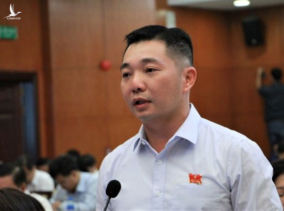 Ông Lê Trương Hải Hiếu phát biểu tại một kỳ họp HĐND TP.HCM /// Ảnh: Ngọc Dương