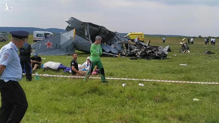 Nga: Rơi máy bay chở vận động viên nhảy dù, 7 người chết - 1