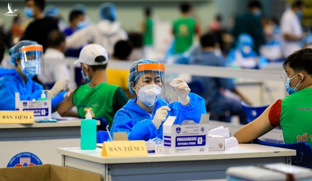 ngoi cho hang gio tiem vaccine anh 6