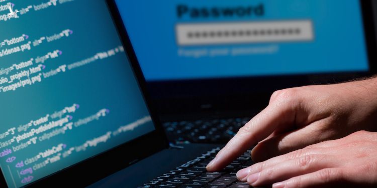 CyberNews (Mỹ) cho biết một tập tin văn bản nặng 100 GB chứa 8,4 tỷ mật khẩu đã bị rò rỉ trên một diễn đàn tin tặc nổi tiếng.