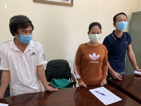 Khởi tố ba người dùng sà lan đưa người từ Campuchia về trái phép - Ảnh 1.