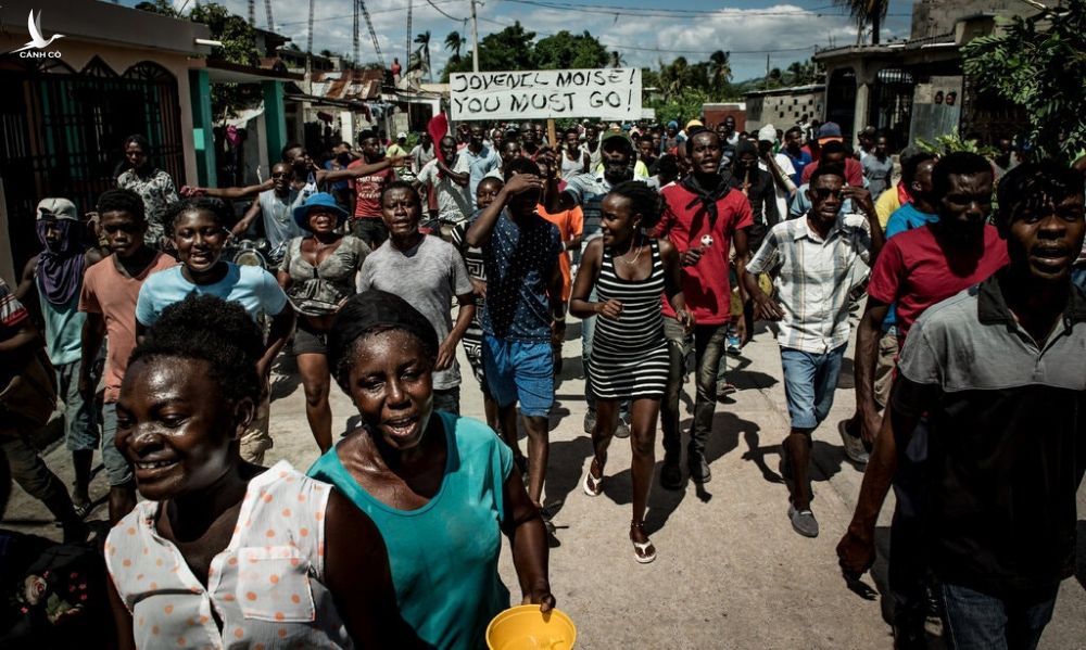 Người dân biểu tình phản đối Tổng thống Jovenel Moise tại Les Cayes, Haiti, hồi năm 2019. Ảnh: NY Times.