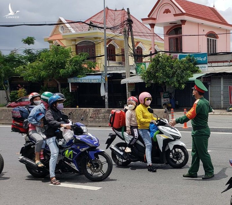 Hàng trăm người rời TP.HCM về các tỉnh Tây Nguyên phải quay đầu xe - ảnh 8