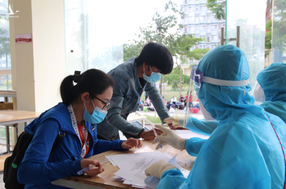 Khi F0 về nhà, đụng độ F1 - Ảnh 1.