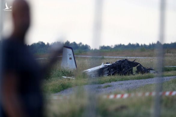Máy bay rơi ở Thụy Điển, 9 người chết - Ảnh 2.