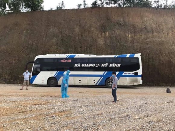 Bỏ trốn khỏi bệnh viện, bệnh nhân COVID-19 khiến 28 người trên xe khách ‘vạ lây’ - Ảnh 1. Bỏ trốn khỏi bệnh viện, bệnh nhân COVID-19 khiến 28 người trên xe khách ‘vạ lây’ - Ảnh 1.