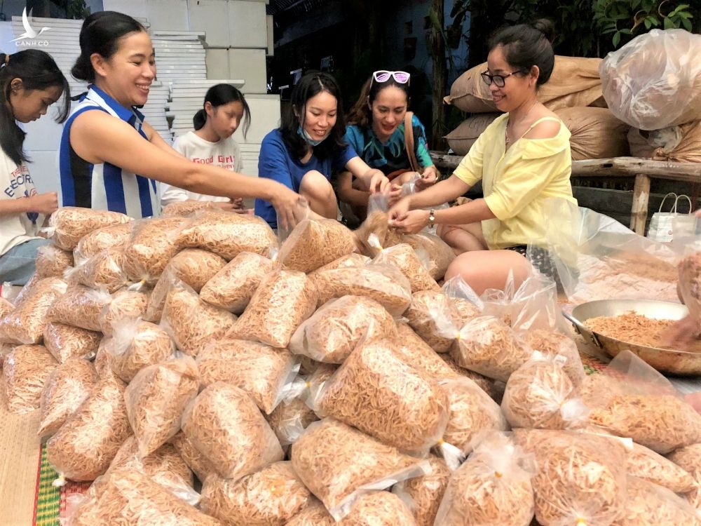 Bà con Quảng Bình trắng đêm góp cá gửi người Sài Gòn chống dịch - ảnh 4