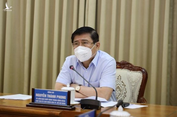 Chủ tịch Nguyễn Thành Phong làm trưởng ban chỉ đạo phát triển 5 huyện thành quận tại TP.HCM - Ảnh 1.